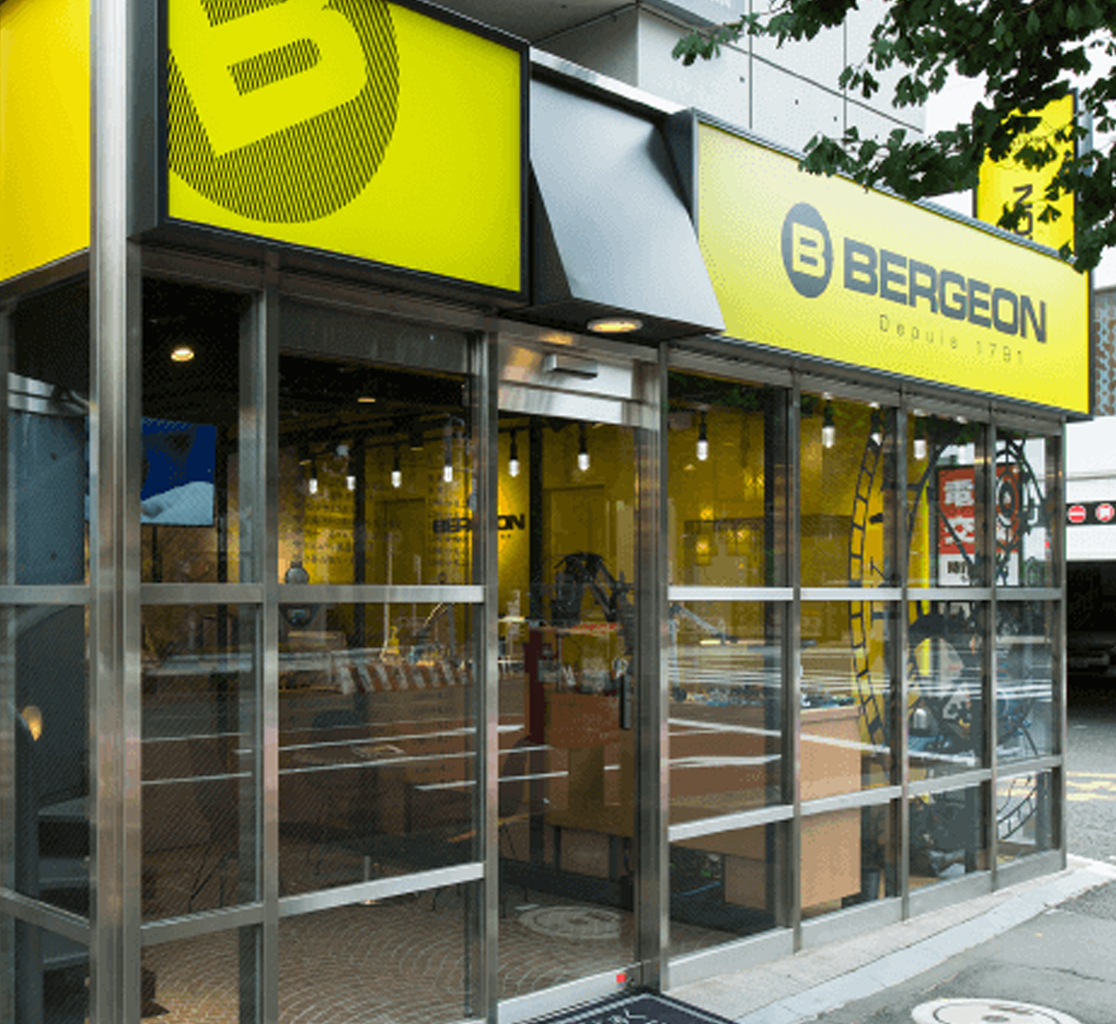 駅前やモールなどの好立地で便利に修理依頼