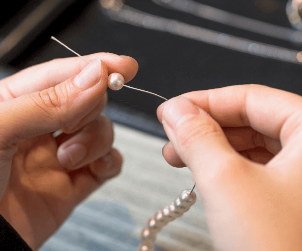 真珠ネックレス糸替え