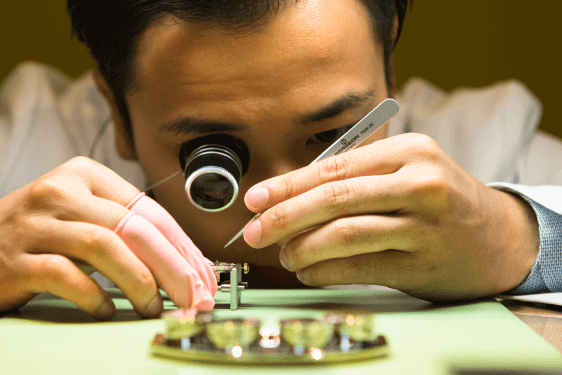 スイス「BERGEON/ベルジョン」の高品質な工具と当社の高い技術力。