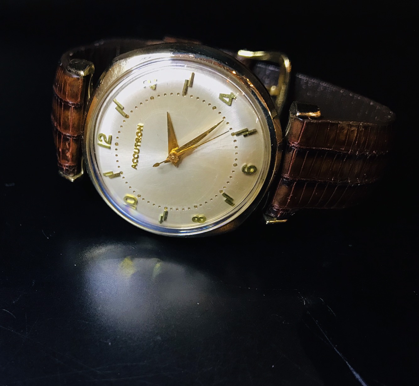 天満橋店「アキュトロン　入荷致しました！」