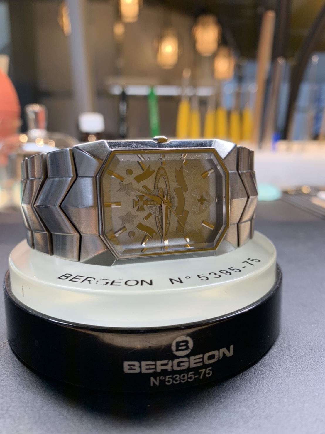 ◾ヴィヴィアン・ウエストウッド　腕時計　電池交換の手順