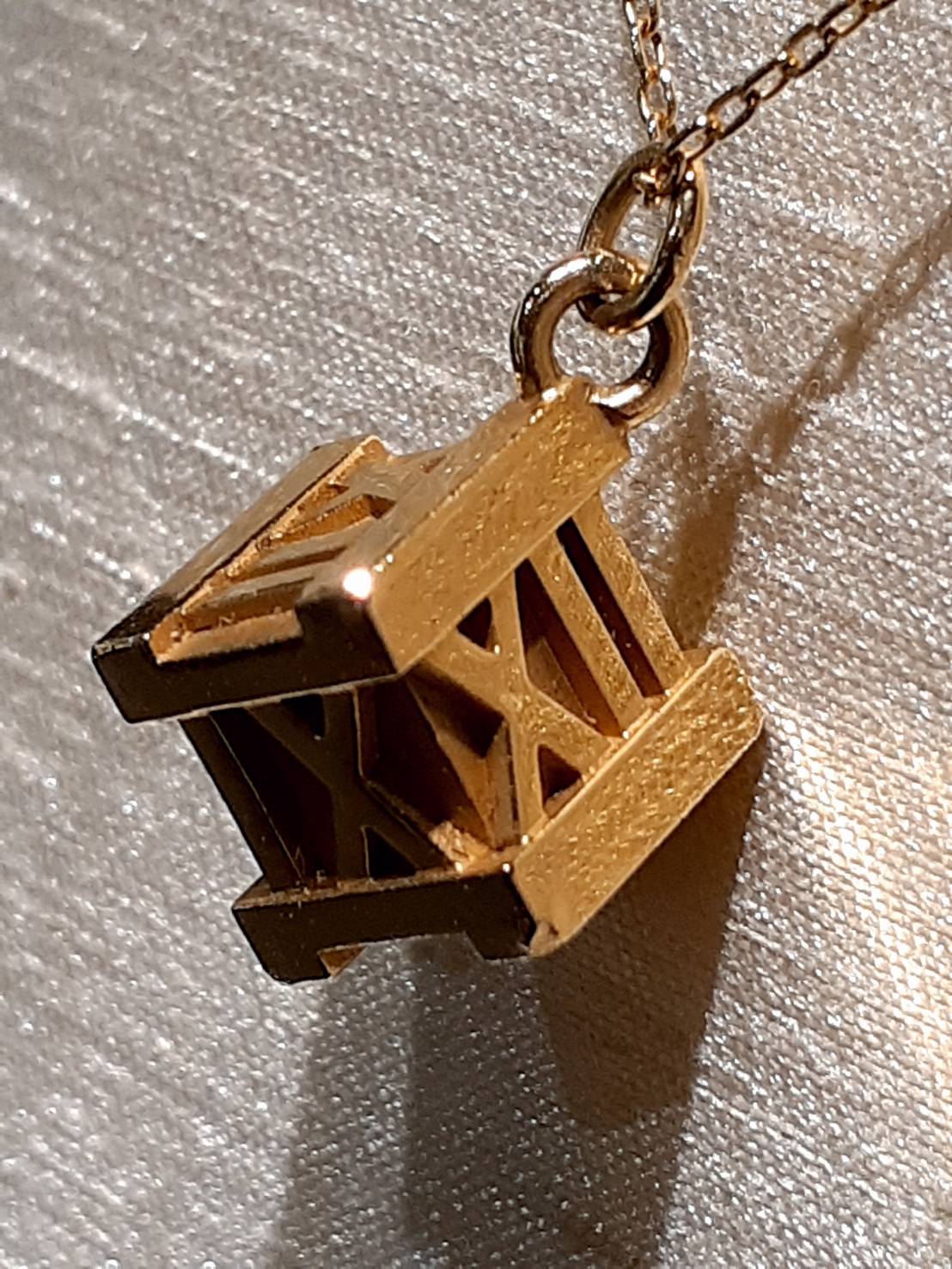 ■「ティファニー　アトラスキューブ」