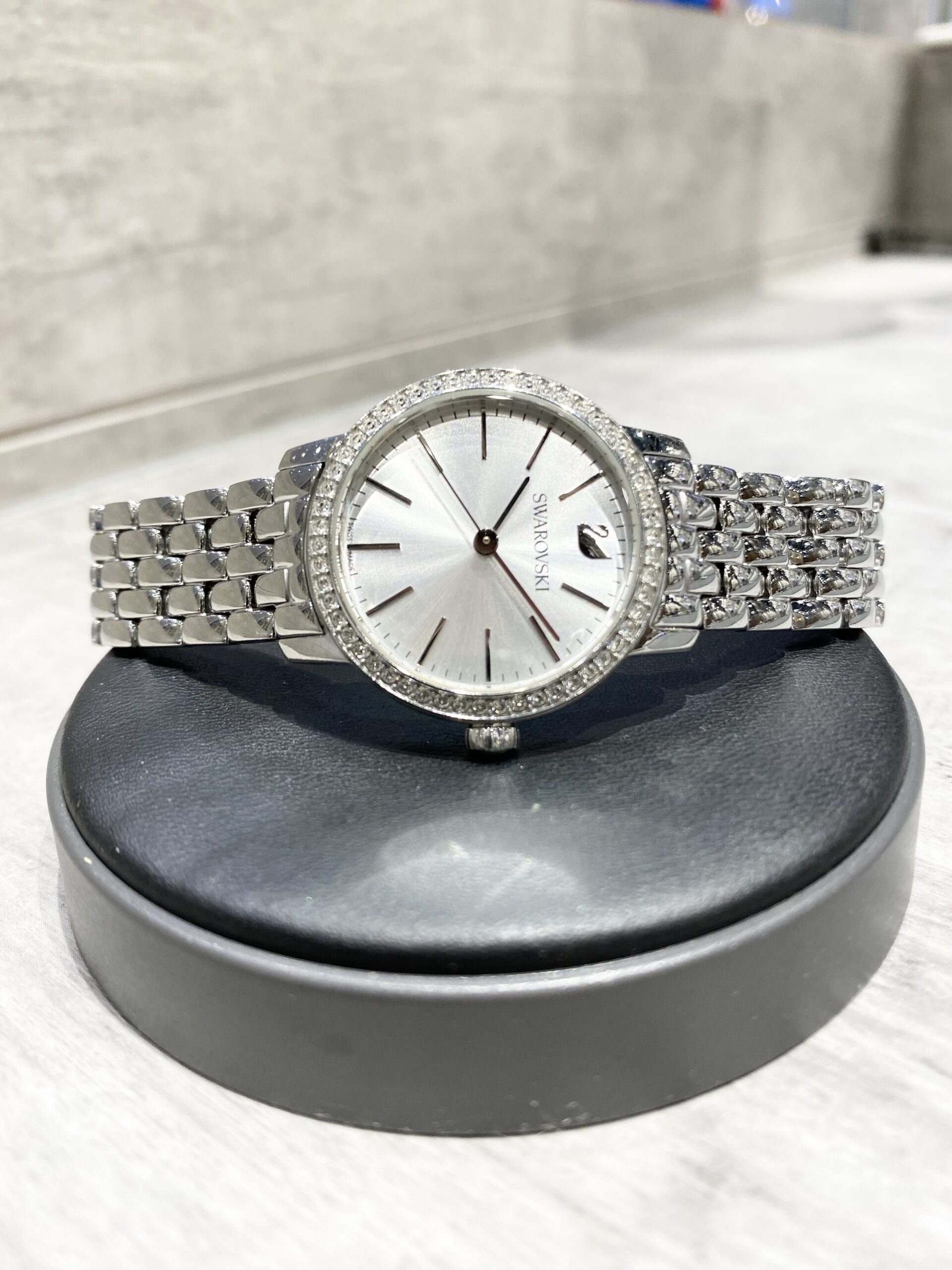 ■門真店「スワロフスキー　オーバーホール（分解洗浄）」