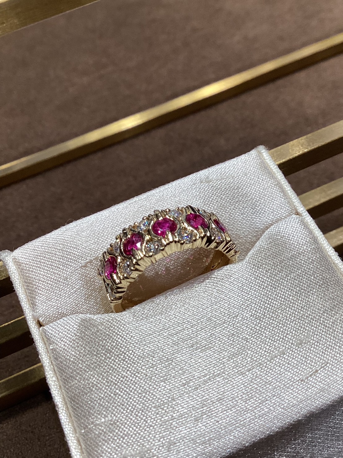 名古屋店「デザインリング」